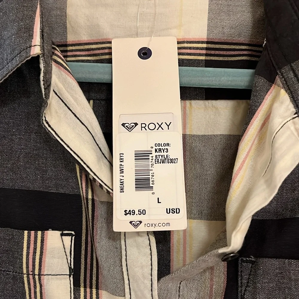 Roxy button down NWOT - Picture 3 of 4